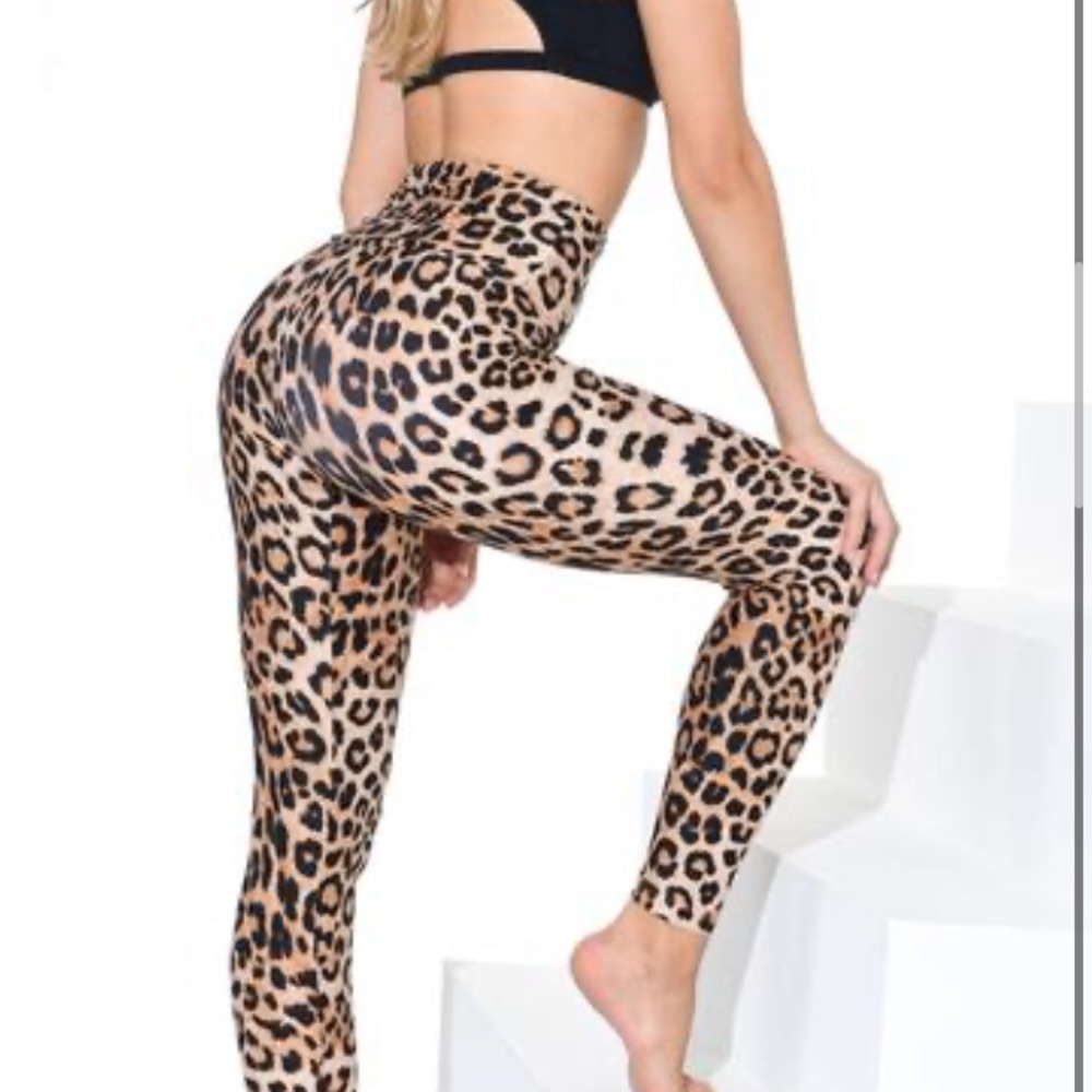 Brand new sold out leopard bootybybrabants